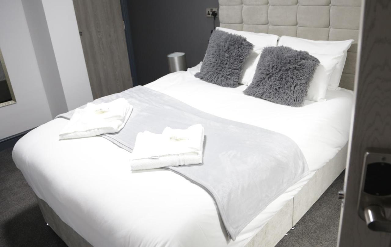Park City Suites Hotel Manchester Exterior foto
